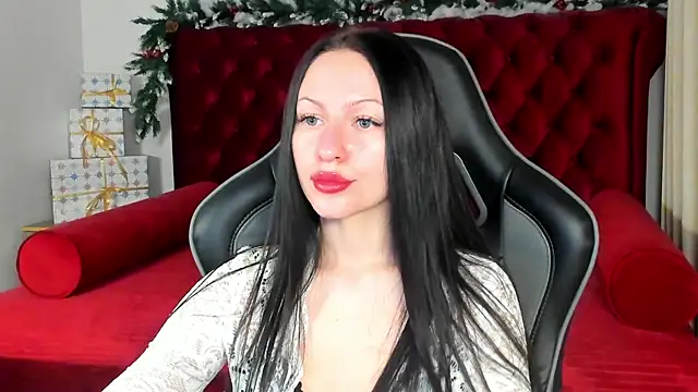 NaomiBlakes online show from 12-21-25, 05:14