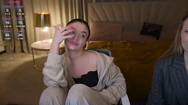 Charlotte Dreams online show from 02-04-26, 04:13