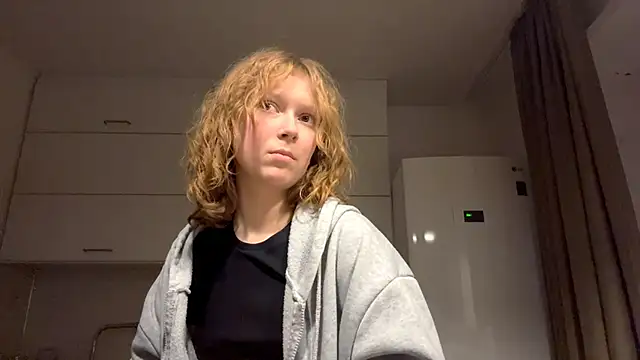 ElfriedaZwack online show from 12-01-25, 05:07