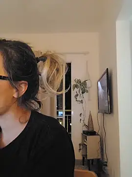 Snapshot of KnotBabe chatting on 11-26-25, 04:35 KnotBabe online show from 11-26-25, 04:35