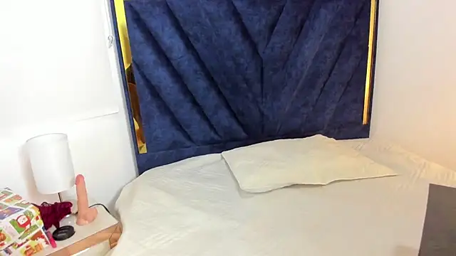 LunaDIaz  online show from 12-22-25, 11:40