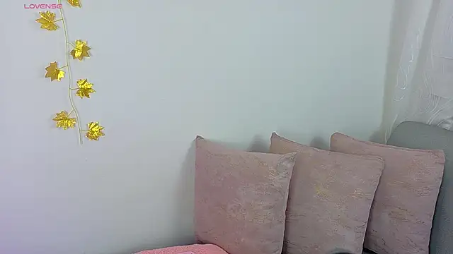 Ambar Carter online show from 12-14-25, 04:07