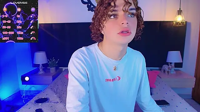 Skyee angel online show from 03-25-26, 07:53