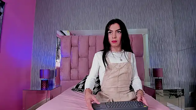 Fernanda Thail online show from 12-17-25, 12:11