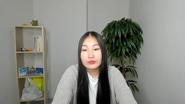 TiaraGaluski online show from 11-22-25, 09:41