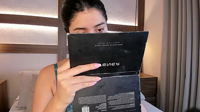 SarhaVega online show from 03-29-26, 12:49