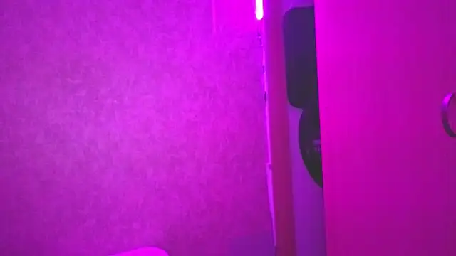 Snapshot of Malia_fox chatting on 11-28-25, 06:54 Malia fox online show from 11-28-25, 06:54