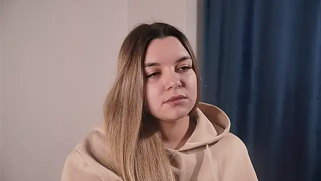 AbbieBovian online show from 11-22-25, 04:33