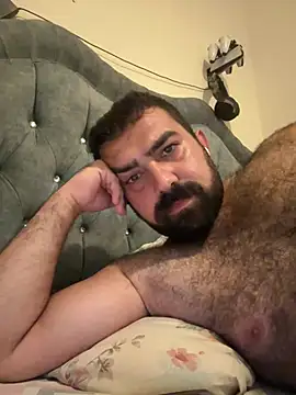 Snapshot of Ali2413 chatting on 08-01-26, 11:36 Ali2413 online show from 08-01-26, 11:36