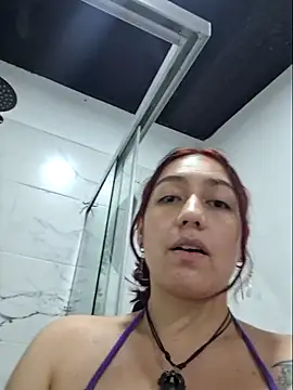 Snapshot of Eveeelyn25 chatting on 04-22-26, 11:28 Eveeelyn25 online show from 04-22-26, 11:28