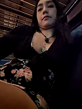 Snapshot of Eveeelyn25 chatting on 04-24-26, 12:02 Eveeelyn25 online show from 04-24-26, 12:02
