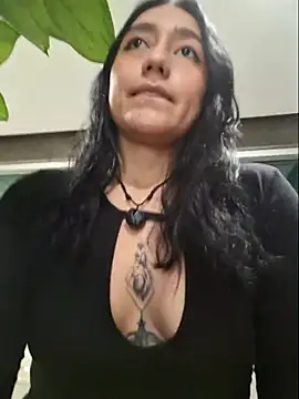 Snapshot of Eveeelyn25 chatting on 05-24-26, 12:37 Eveeelyn25 online show from 05-24-26, 12:37