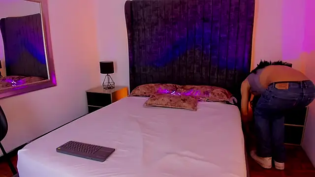 CleoColliva  online show from 11-29-25, 04:37