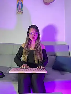 hanna  jones7 online show from 01-18-26, 10:13