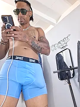 Snapshot of MTheRealrDLlongCrippler chatting on 03-11-26, 12:33 MTheRealrDLlongCrippler online show from 03-11-26, 12:33