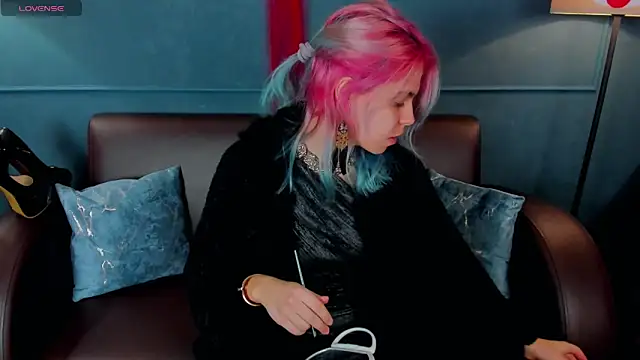 LiraBelle online show from 01-14-26, 09:59