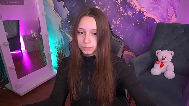 TinyNatalie online show from 04-21-26, 12:55