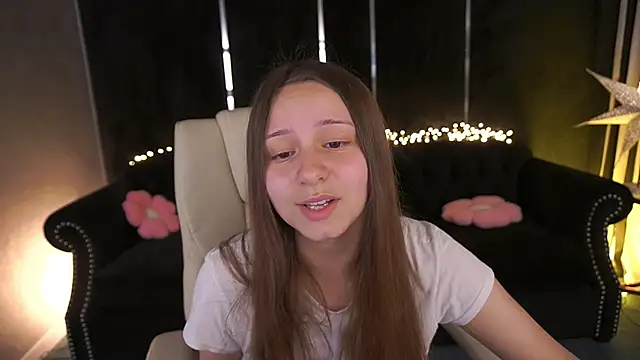 TinyNatalie online show from 05-22-26, 08:36