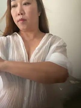 Snapshot of Xiaomili8 chatting on 04-11-26, 06:07 Xiaomili8 online show from 04-11-26, 06:07