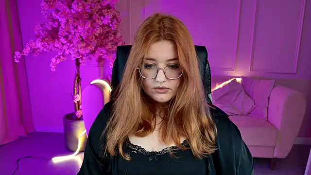 StaceyJensen online show from 11-24-25, 05:29