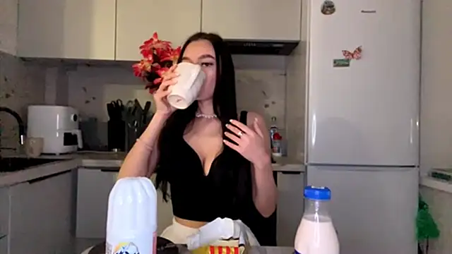 KristaLarmon online show from 11-29-25, 05:05