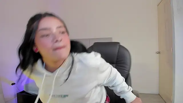 venus evans  online show from 12-17-25, 08:04