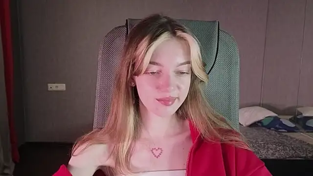 MILLIE MUR online show from 12-22-25, 05:37