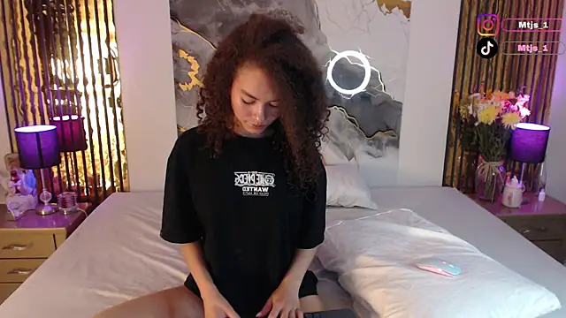 MiticaBrennet  online show from 04-21-26, 04:19