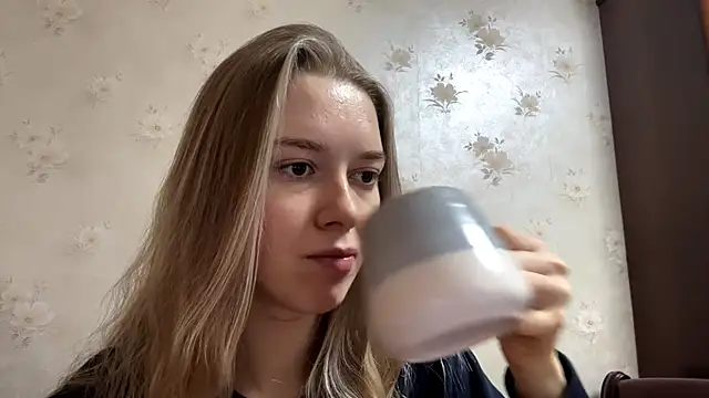 MichikoWienandt online show from 11-28-25, 05:32