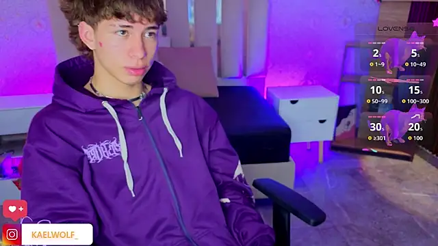 kaelwolf tay online show from 04-20-26, 03:26