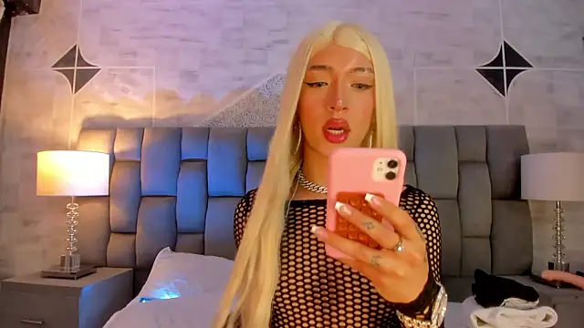 Snapshot of DeboraCopper chatting on 03-19-26, 11:42 DeboraCopper online show from 03-19-26, 11:42