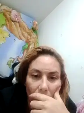 Snapshot of Alice-pink chatting on 11-29-25, 11:41 Alice-pink online show from 11-29-25, 11:41