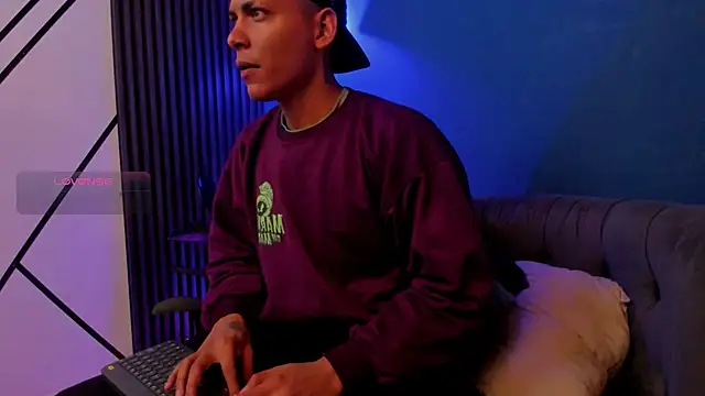 IAN LEIN online show from 11-25-25, 03:17