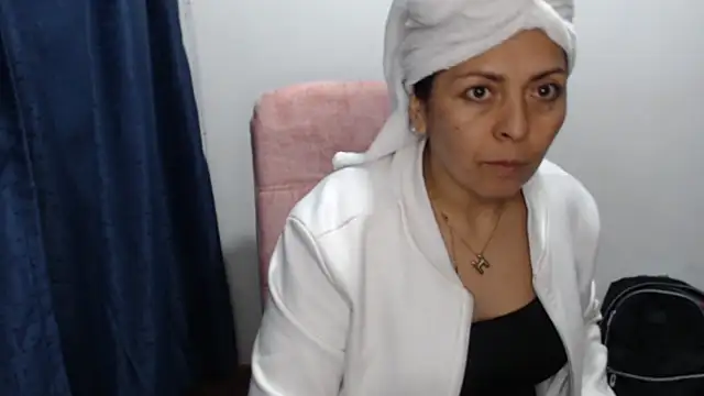 Paolahotty online show from 02-19-26, 02:40