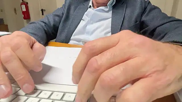 SimonZydar online show from 11-27-25, 04:20