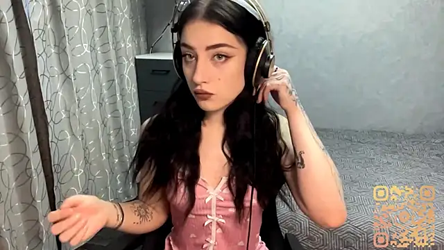 Snapshot of Meowluly chatting on 11-26-25, 09:16 Meowluly online show from 11-26-25, 09:16