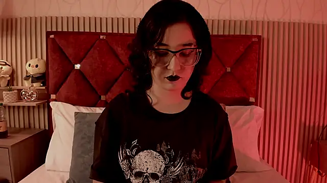 Kiri Velvet online show from 05-29-26, 08:51