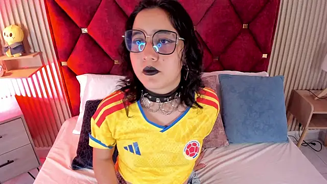 Kiri Velvet online show from 06-24-26, 02:32