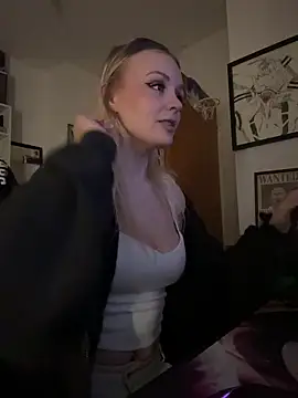 OfflineLizzy online show from 03-08-26, 10:13