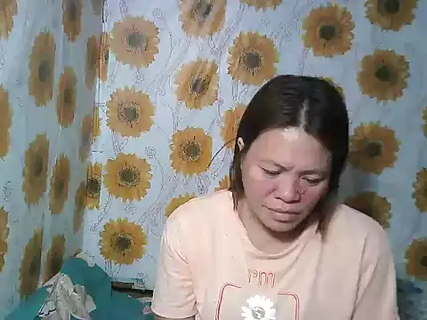 Snapshot of Smilinglovely chatting on 02-03-26, 02:53 Smilinglovely online show from 02-03-26, 02:53