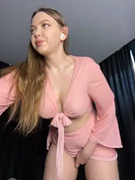 Snapshot of SinCityDoll chatting on 07-05-26, 05:14 SinCityDoll online show from 07-05-26, 05:14