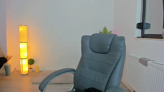 Serennax online show from 11-29-25, 04:48