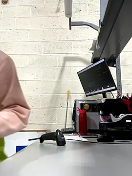 nikkisant online show from 11-24-25, 01:33