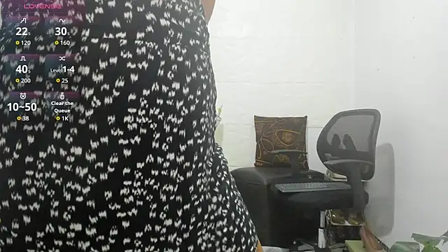 Snapshot of Miss_clarepocahose chatting on 06-07-26, 01:21 Miss clarepocahose online show from 06-07-26, 01:21