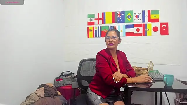 Snapshot of Miss_clarepocahose chatting on 06-17-26, 02:14 Miss clarepocahose online show from 06-17-26, 02:14