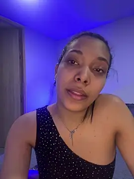 Snapshot of KarolRojas_22 chatting on 05-03-26, 03:34 KarolRojas 22 online show from 05-03-26, 03:34
