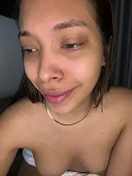 Snapshot of KarolRojas_22 chatting on 05-31-26, 07:59 KarolRojas 22 online show from 05-31-26, 07:59