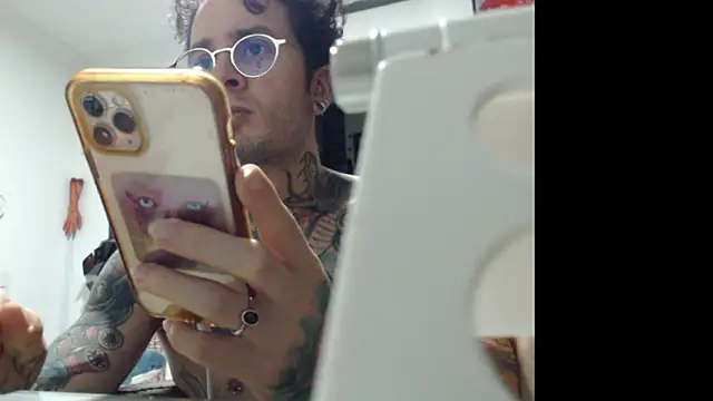 CryBoy13 online show from 01-18-26, 05:44