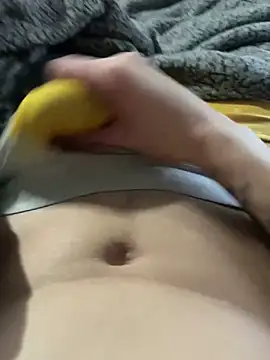 Snapshot of daddyyydeee chatting on 11-26-25, 12:39 daddyyydeee online show from 11-26-25, 12:39