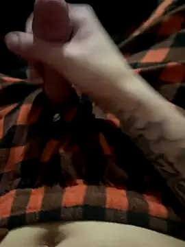 Snapshot of daddyyydeee chatting on 11-27-25, 02:46 daddyyydeee online show from 11-27-25, 02:46